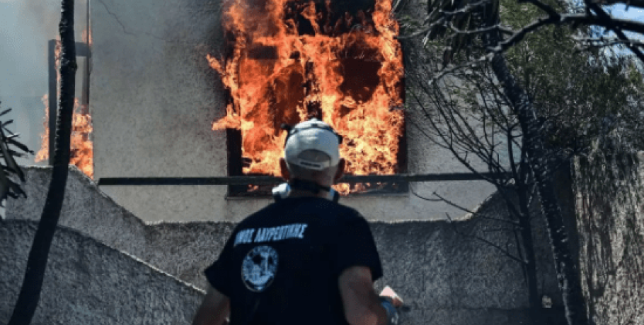 Μεγάλες φωτιές σε Χίο και Κω, ισχυρές οι δυνάμεις κατάσβεσης