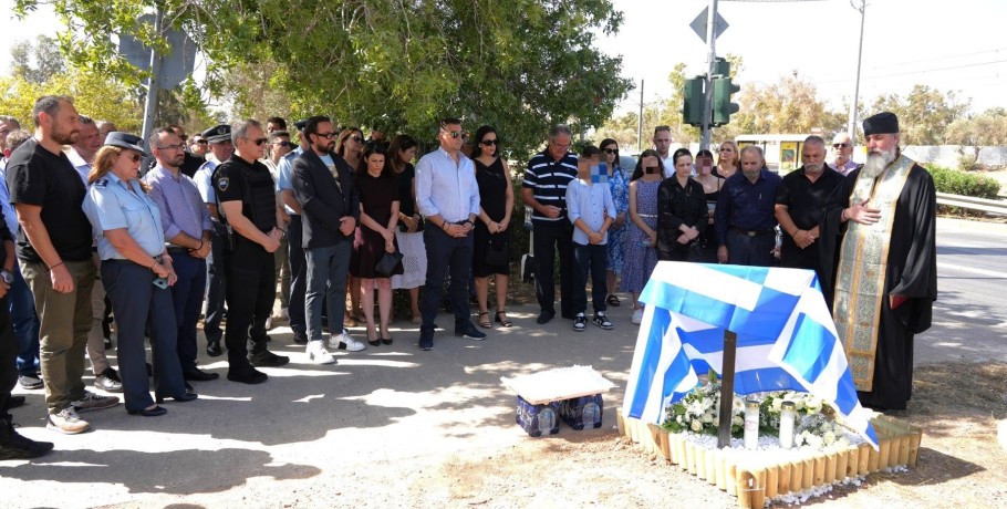 Μνημείο προς τιμήν των πεσόντων εν ώρα υπηρεσίας Αστυνομικών Ευάγγελου Νοΐδη Αντωνίου Νίκου στο Ελληνικό
